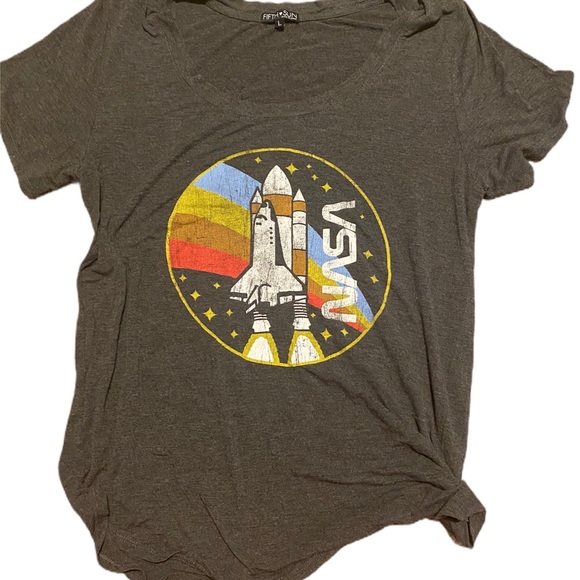 Fifth Sun Tops - Fifth Sun NASA front graphic tee large